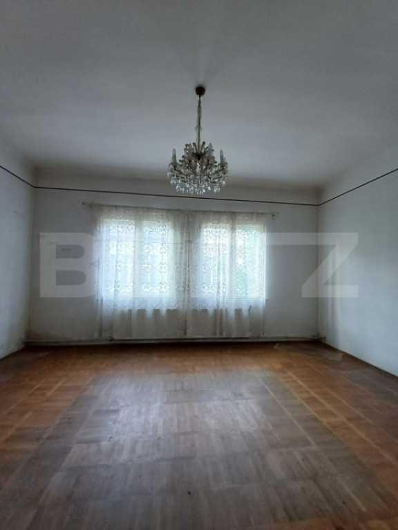 Casa individuala cu 4 camere, teren 857 mp, zona Materna