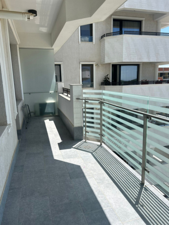 INCHIRIERE APARTAMENT LUXOS ZONA COPOU