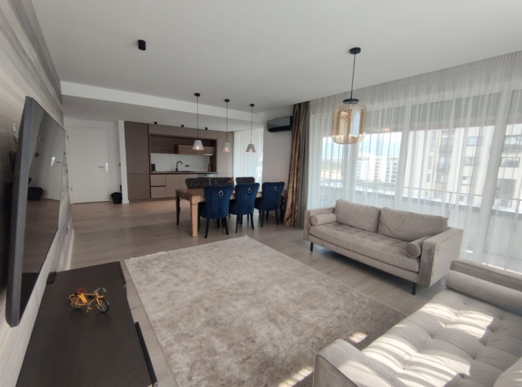 Penthouse 4 camere cu Jacuzzi, 260mp, zona Coresi