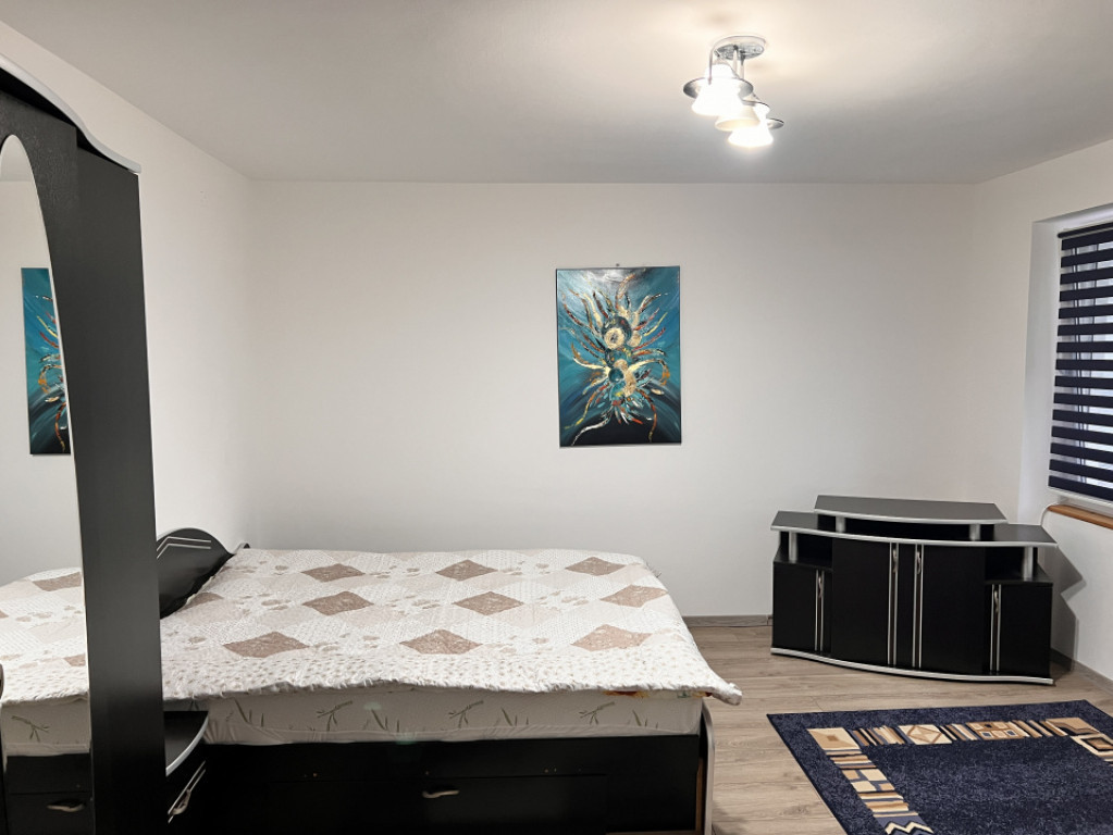 Garsoniera str rahovei in bloc de apartamente et 1