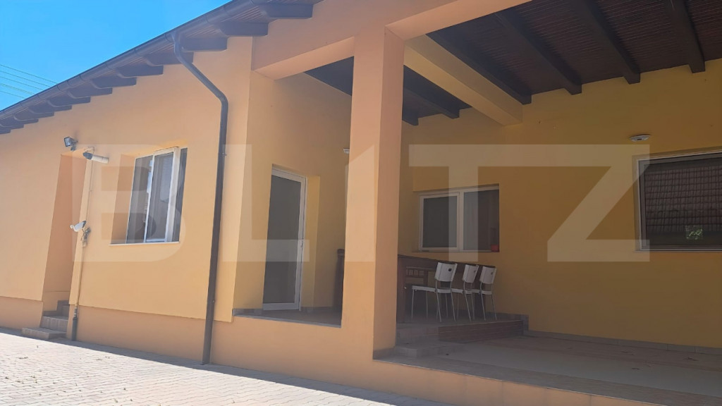 Casa 500 mp, spatiu comercial 122 mp, teren 7900mp - Botiz