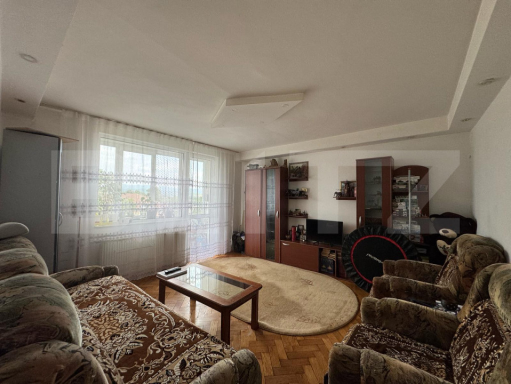 Apartament de vanzare, cu 3 camere decomandat, 61 mp, zona P