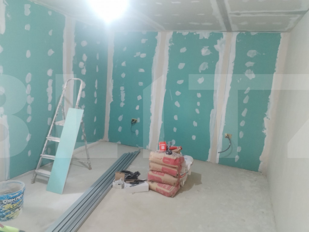 Apartament in renovare, de vanzare, 53 mp utili, zona Grivit