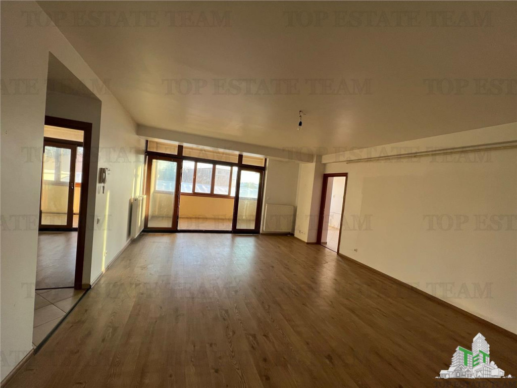 Apartament 3 camere - ultracentral - - Braila