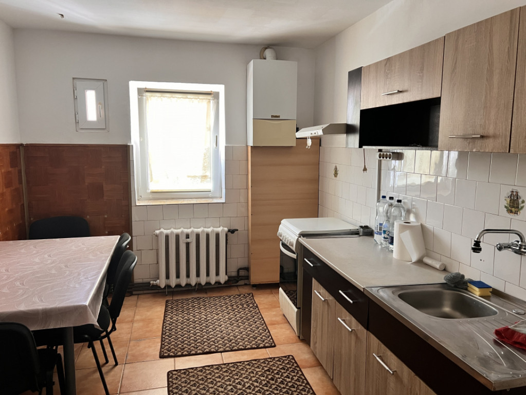 Ap 4 camere decomandate et 1 Strand central cu contract Anaf