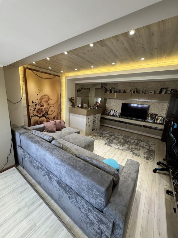 Apartament 2 camere decomandat Km5