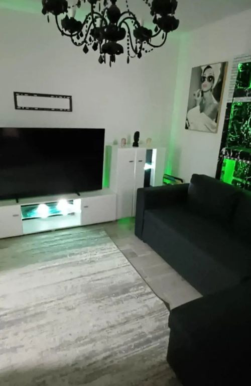 Apartament cu 2 camere la curte, mobilat si renovat recen...