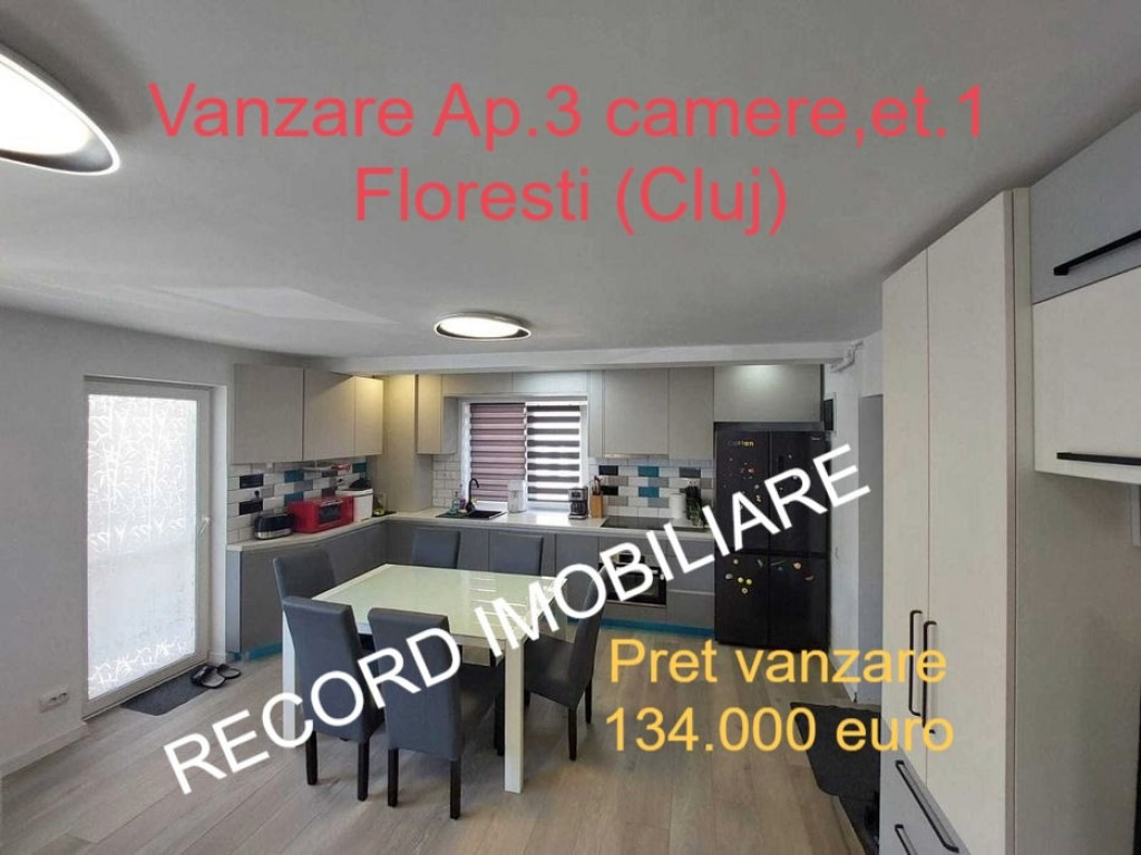 Apartament 3 camere,2 bai, etaj 1, 2 parcari in Floresti