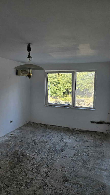 Apartament 2 camere, semidecomandat - zona Garii