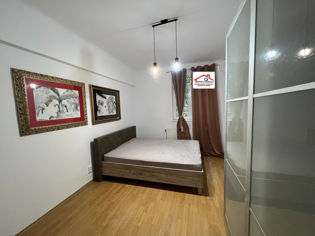 Apartament de inchiriat 2 camere, decomandat, central