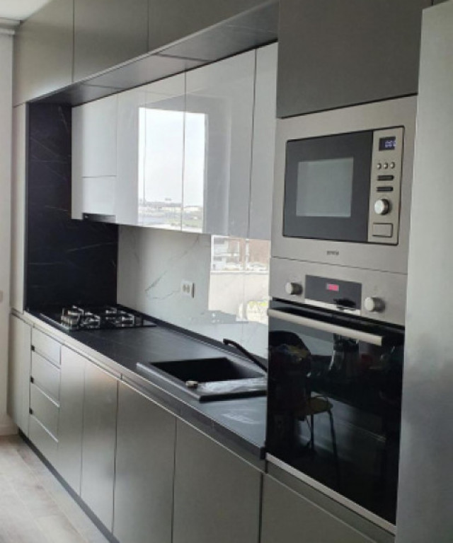 Apartament decomandat cu 3 camere - Tunari