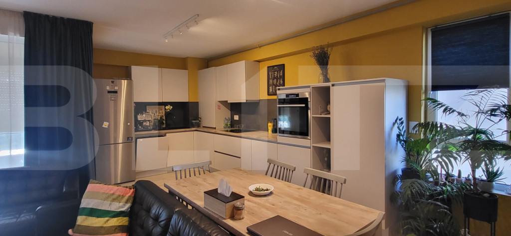 Apartament de vanzare, cu 3 camere, 82 mp, mobilat & utilat,