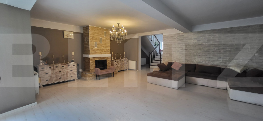 Casă modernă cu 5 camere complet utilată, în Sânmihaiu