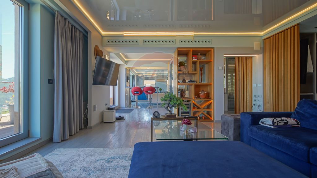 PENTHOUSE UNIC IN BRASOV SINGUR PE NIVEL | SEASONS DRUMUL...