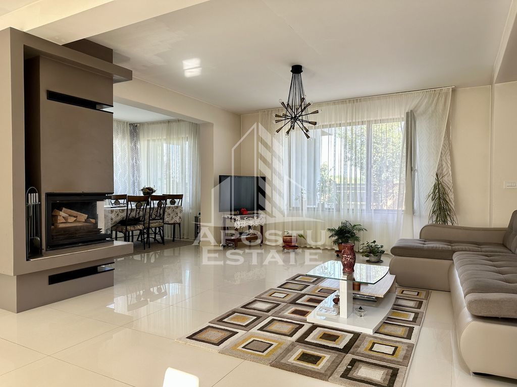 Vila moderna cu 6 camere si 2 garaje, teren 750 mp, Dumbr...