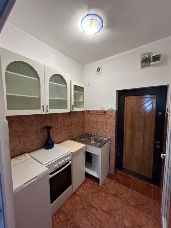 Garsonieră situată în zona Far - Billa