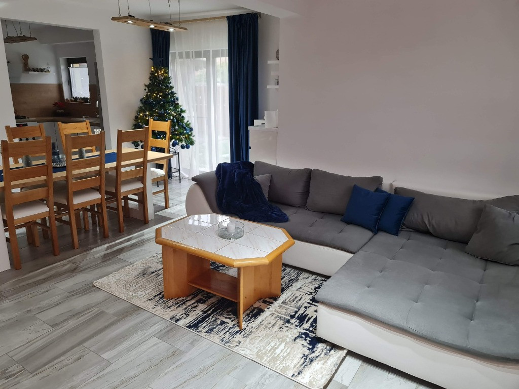 Casă Duplex Centrală în Gilău – Lângă Primărie, Școală și Magazine!