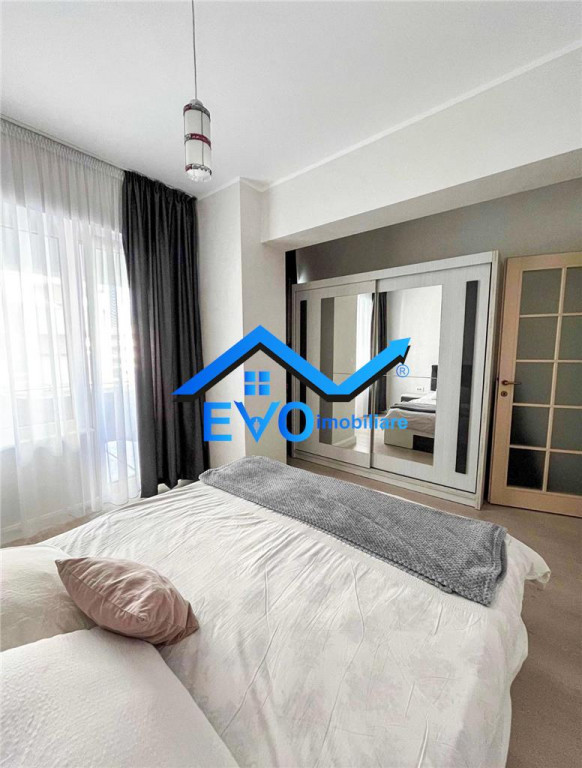 Apartament cu 2 camere, decomandat, complex Royal Town