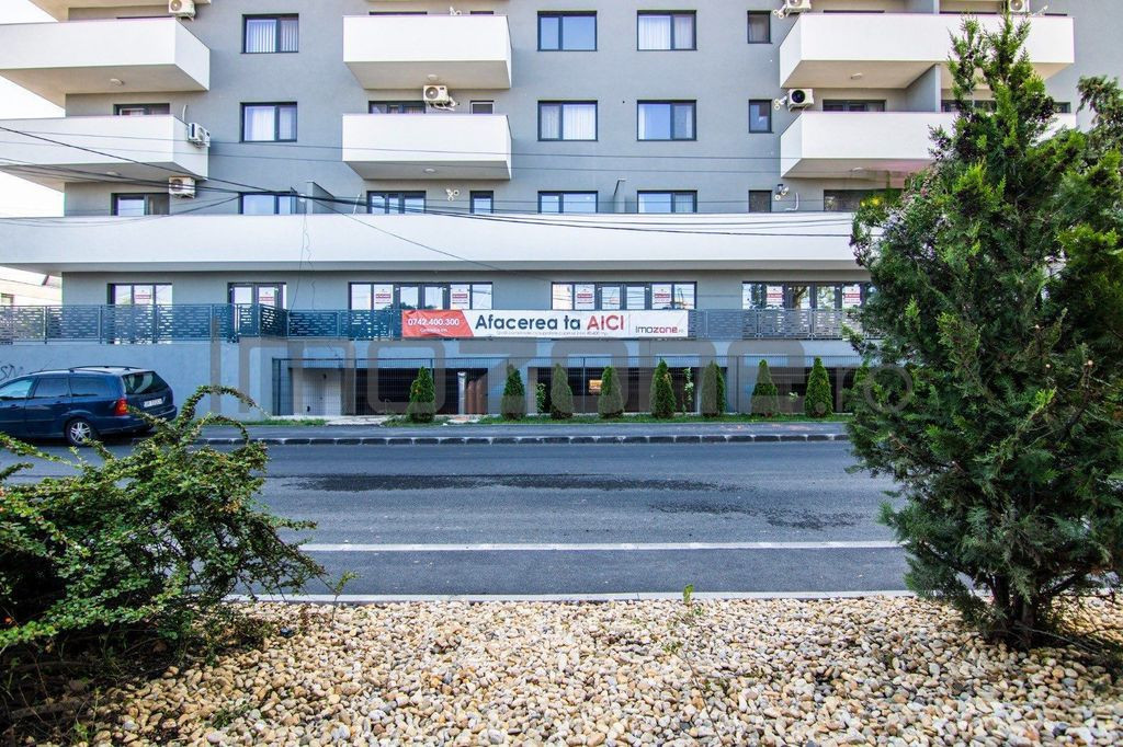 Spatiu Comercial de Inchiriat/Vanzare cu front stradal in...