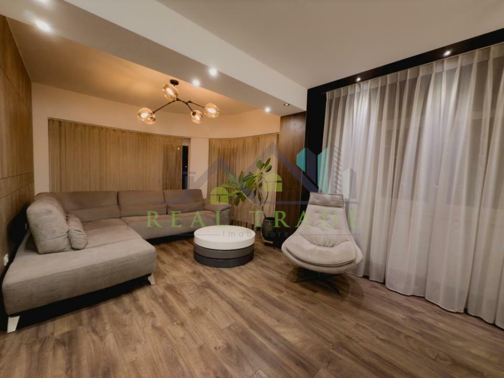 Apartament 4 camere decomandat intrare Racadau