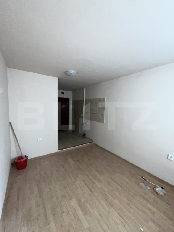 Garsonieră renovată, etaj 1 – Strada Zefirului, zona Dec