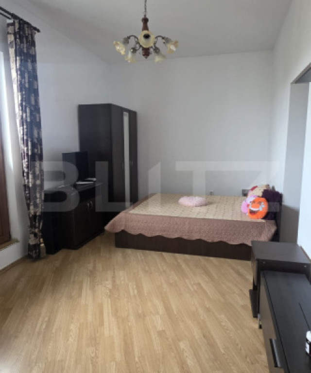 Garsoniera de vanzare, 30 mp, cu terasa de 16 mp, zona Nord