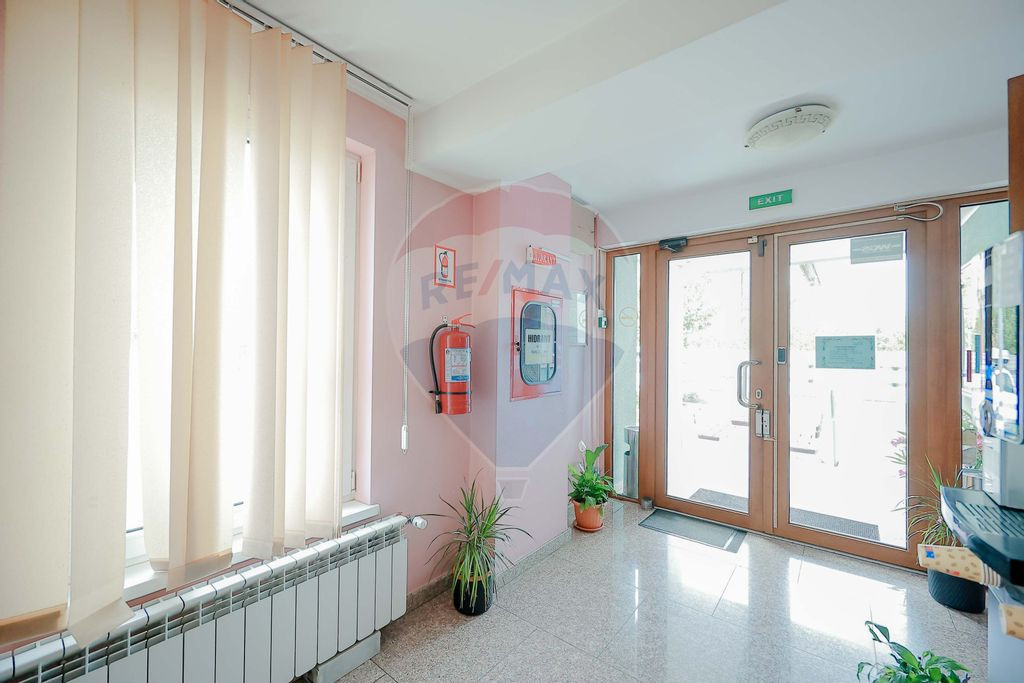 De închiriat clădire multifuncțională, 857 mp utili, ...