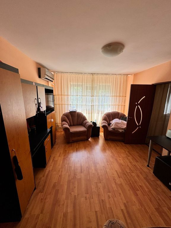 Apartament 2 camere semidecomandat Casa de Cultura