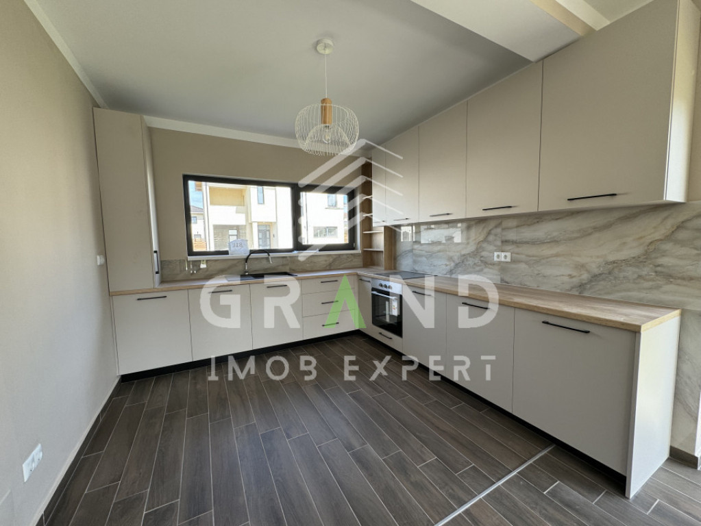 TOTUL NOU!Casa individuala,4 camere,3 BAI,TERASA,GARAJ,zona