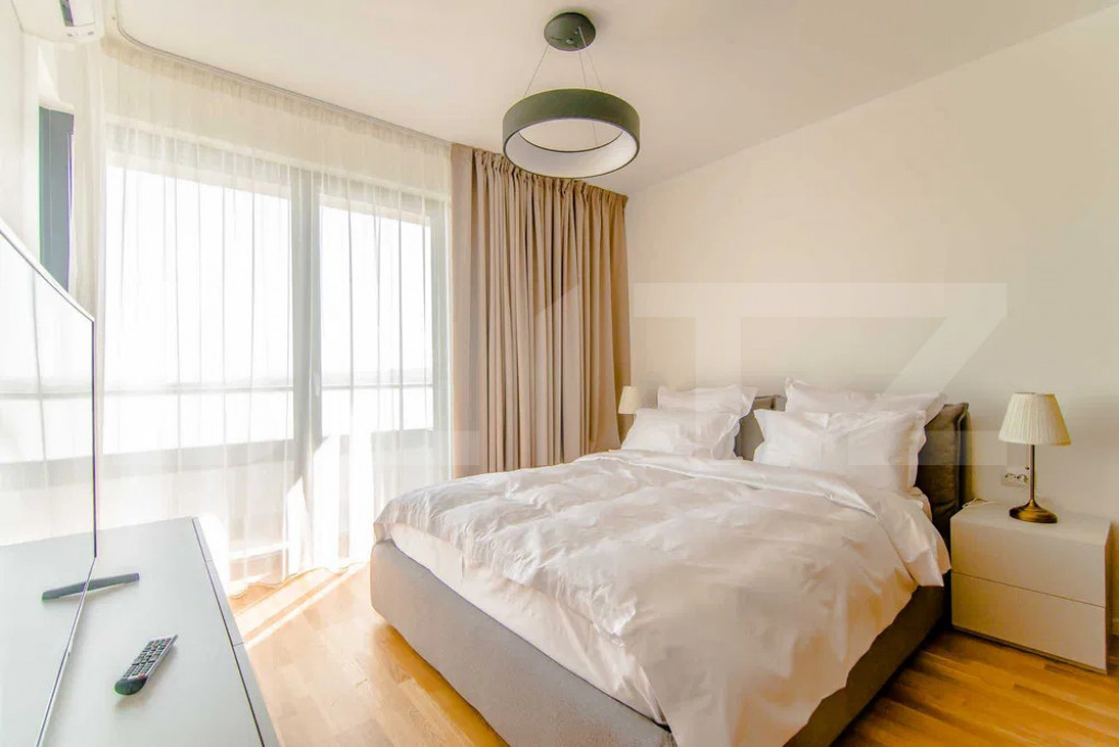 Apartament lux cu o camera, decomandat, parcare, zona Iul