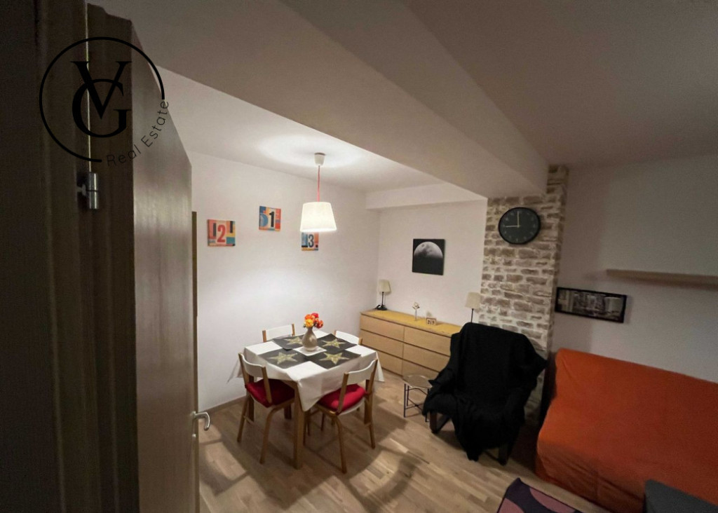 Apartament 2 camere decomandat - Sisesti