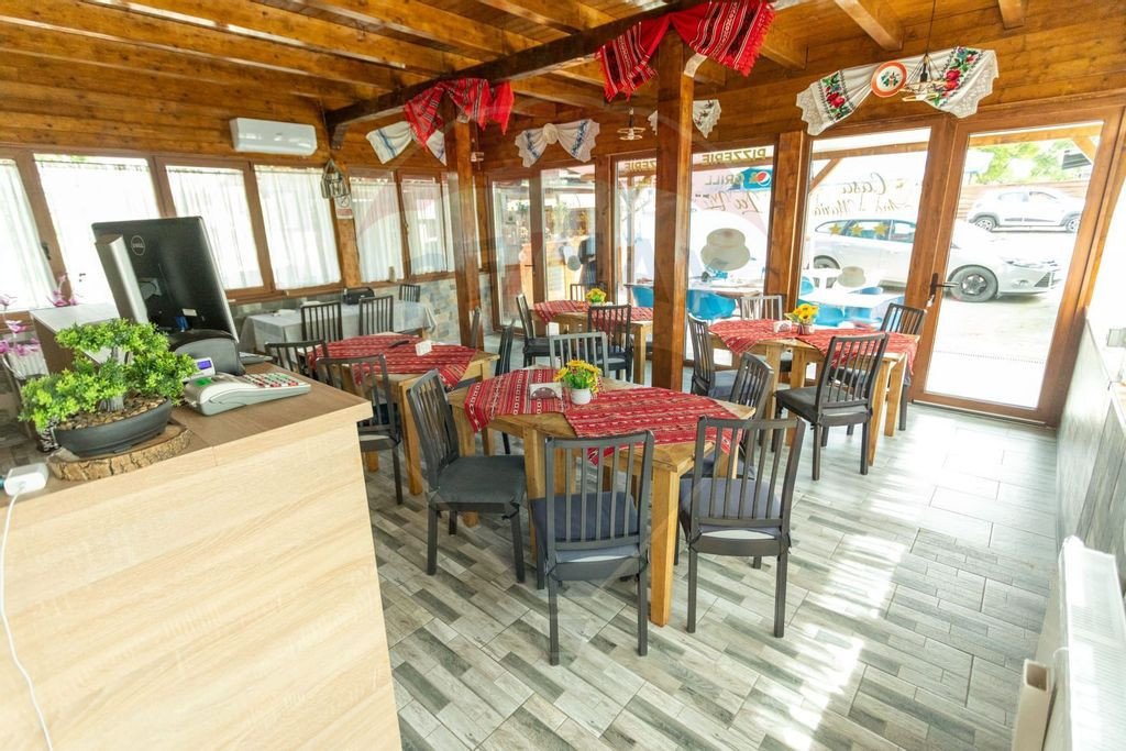 Pensiune agroturistică cu 6 camere + Casă de locuit, de...