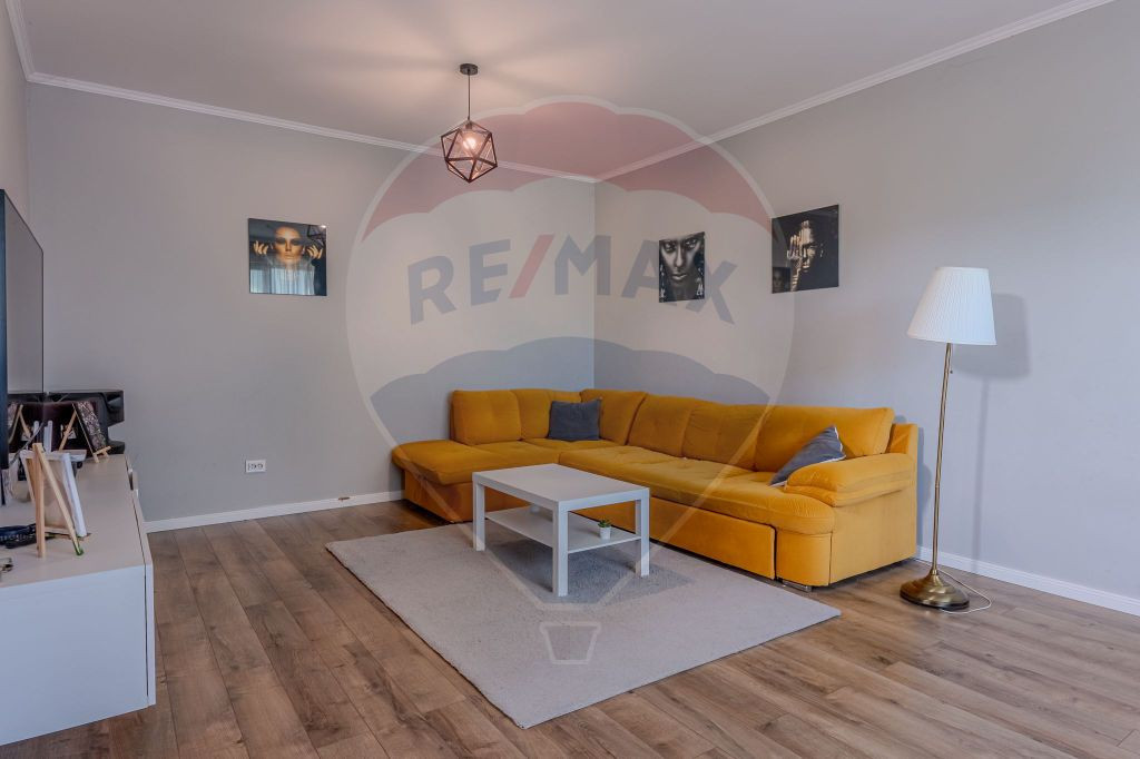 Casă / Vilă individuală mobilată, utilată cu 4 camer...