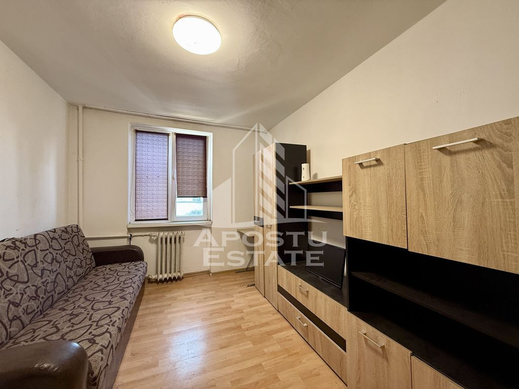 Garsoniera etaj intermediar, bloc de caramida, zona Take ...