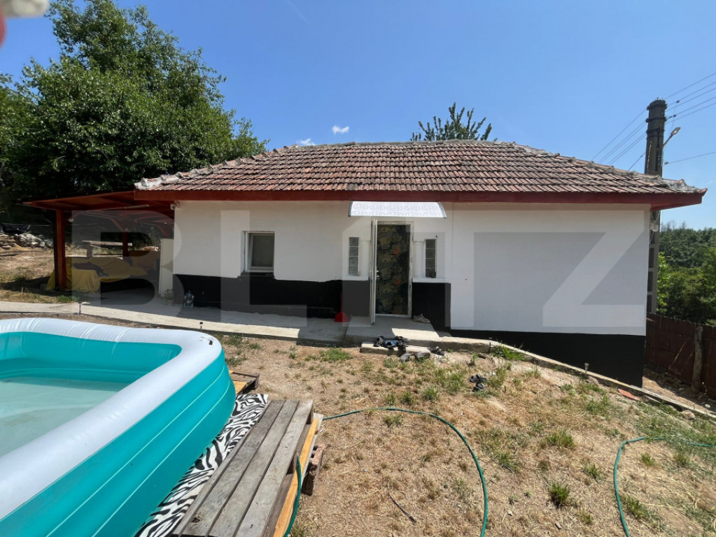 Casa renovata Varvoru de Sus, 30 mpu, 1000 mp curte.