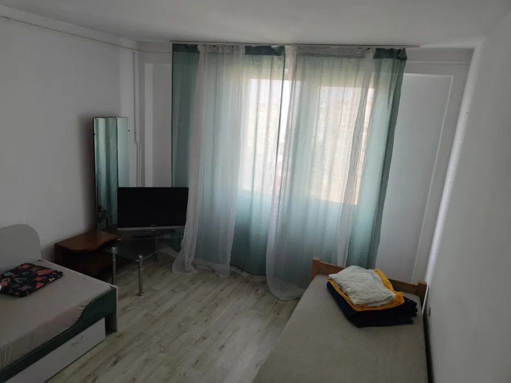 Apartament 3 camere, decomandate, zona ITC