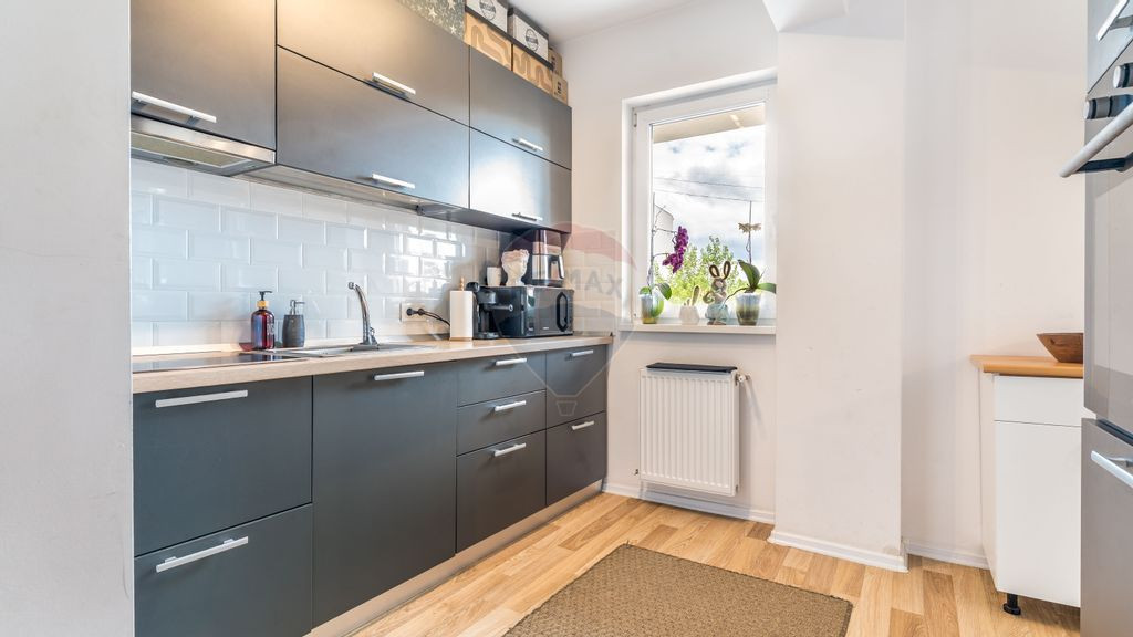 Apartament 2 camere de vanzare, in zona linistita, comisi...