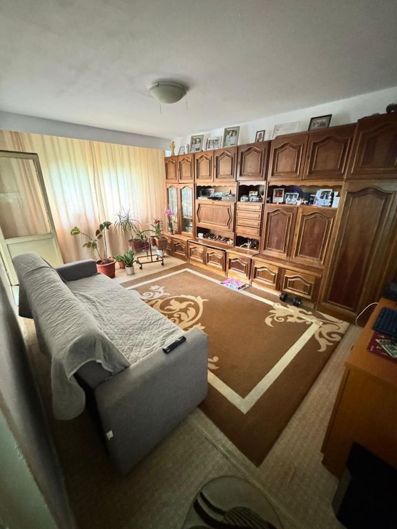 Apartament 3 camere decomandat zona DACIA