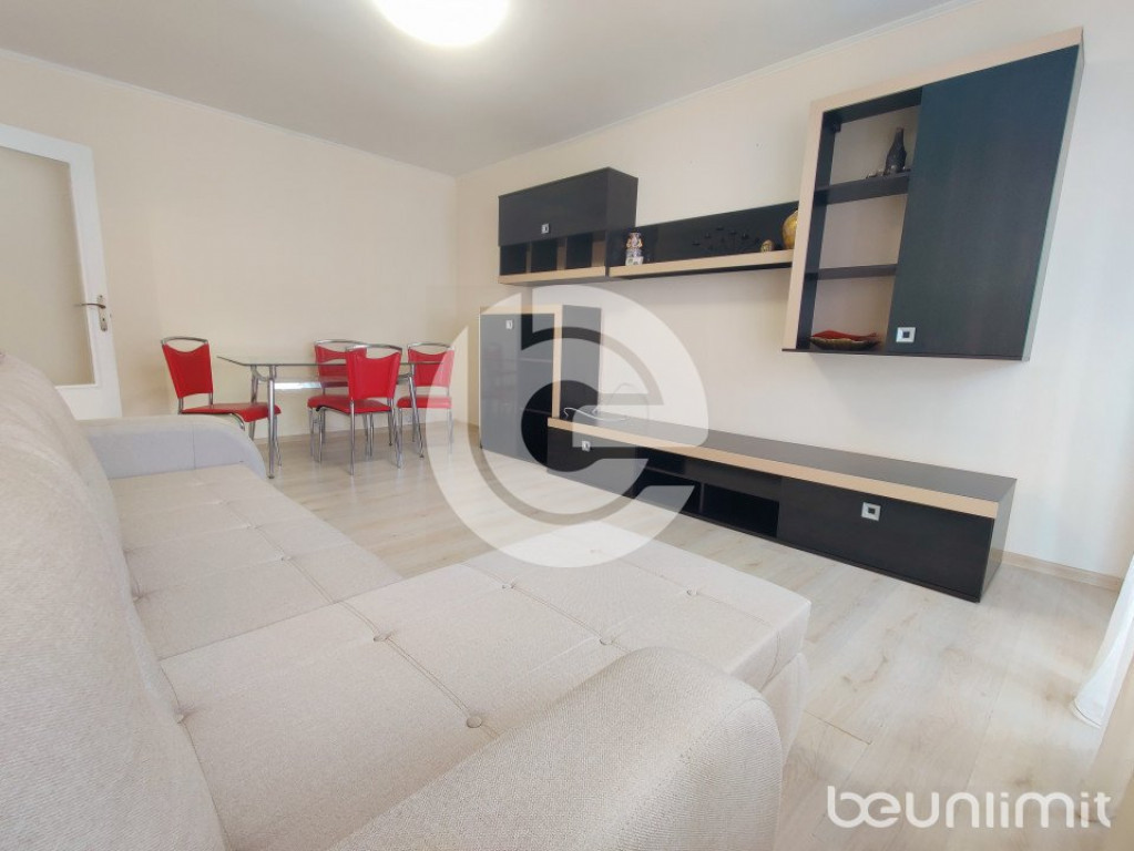 Apartament 3 camere decomandat - 2 bai - Etaj 3 - Strand