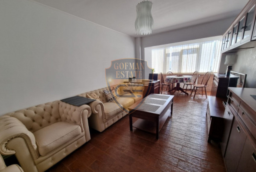Apartament 4 camere, etaj 2/4, zona Delfinariu