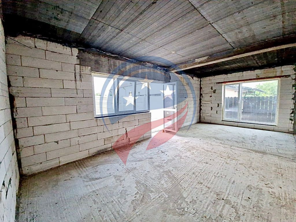 Vilă cu 5 camere de vânzare în zona Damila