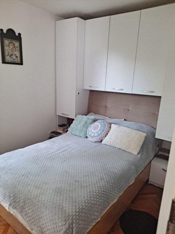 Apartament 3 camere zona Groapă