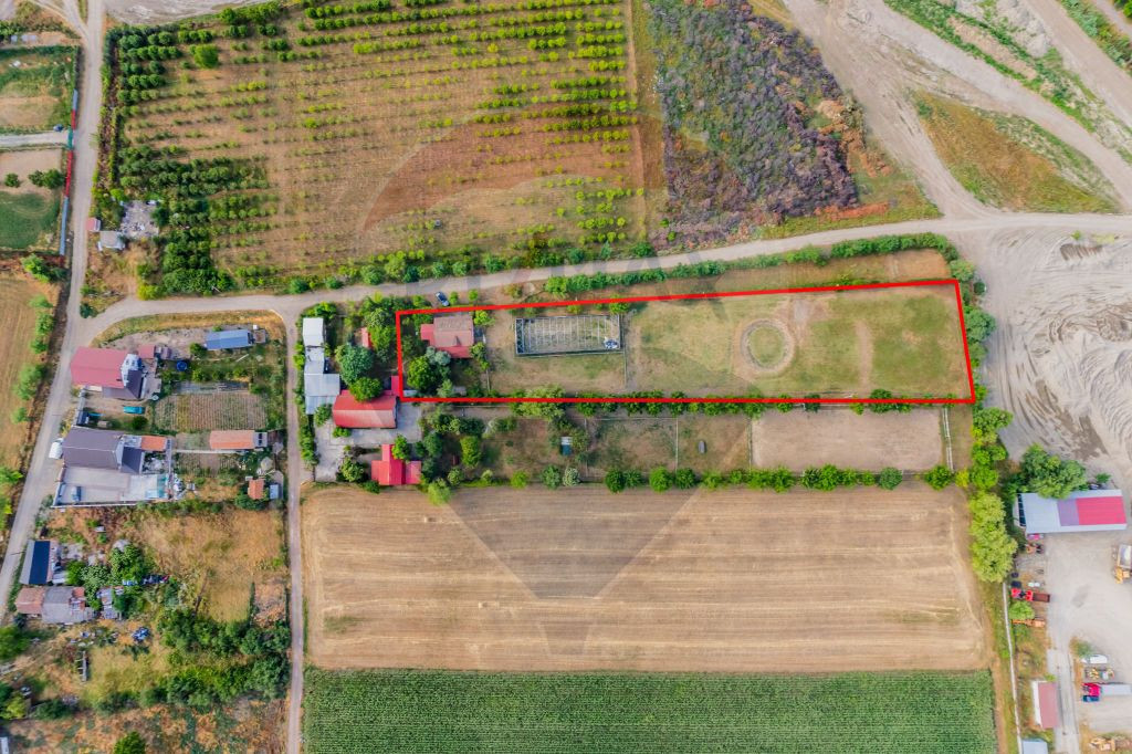 Teren intravilan de 4,000 mp in Zadareni