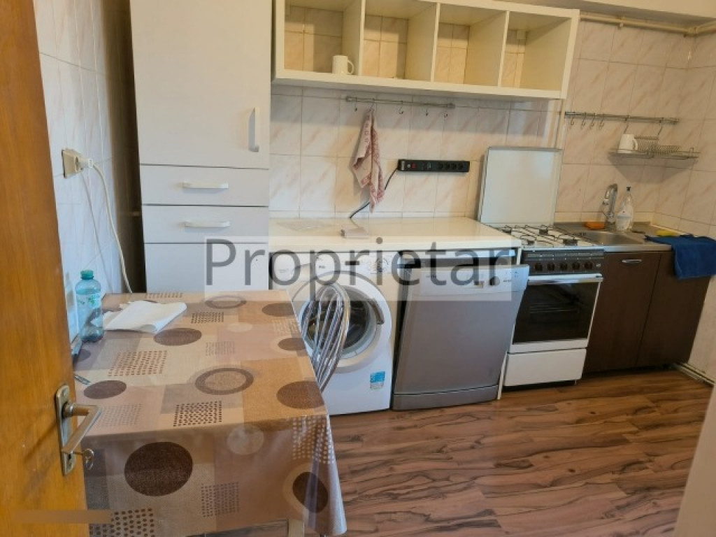 Inchiriez apartament 4 camere, decomandat, 82mp, Berceni, 532euro