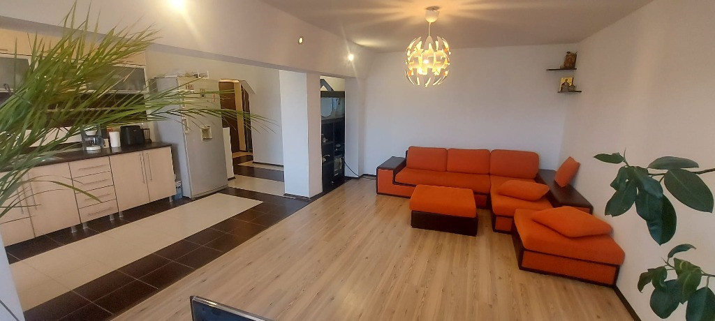 Energiei-Apartament 3 camere dec. 77 mp + mansarda locuibila 55mp