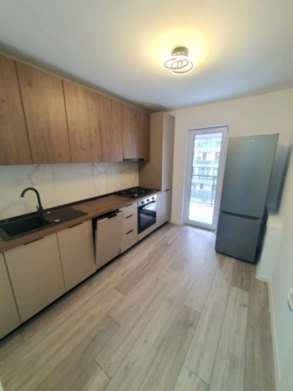 Inchiriez apartament 2 camere,2 bai, decomandat,67mp,Brancusi, 600euro