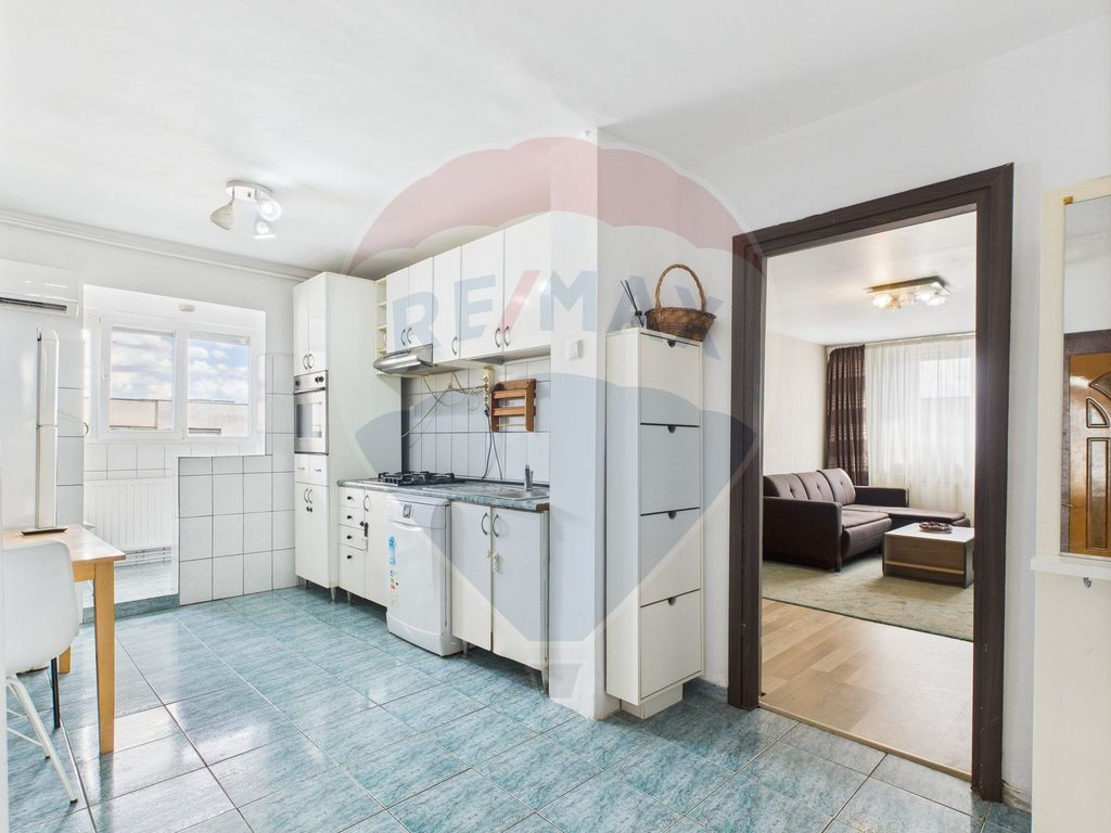 Apartament 3 camere cu centrala proprie în zona Gorjului