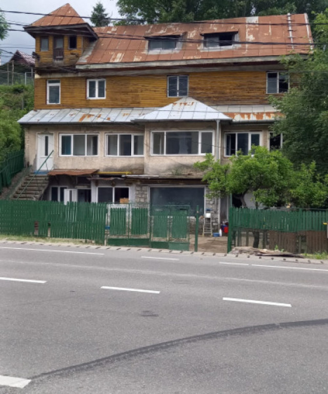 Imobil (constructie+ teren), pozitionare stradala, Sinaia,