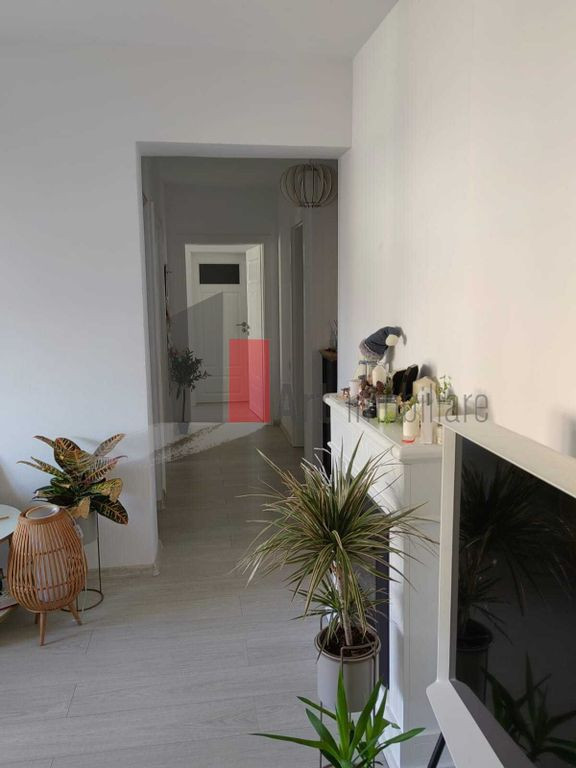 Ofer spre inchiriere apartament 3 camere Militari Residen...