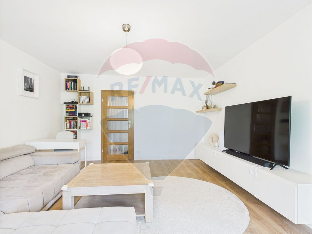 Apartament 3 camere superb cu loc de parcare si boxa Unirii